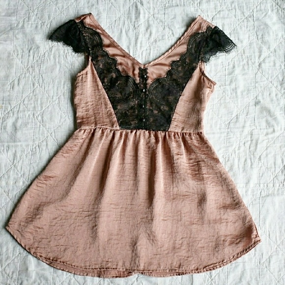 Eyeshadow Tops - ❤5/$25 Lace Cap Sleeve Blouse